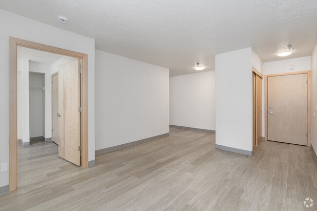 1BR, 1BA - 678SF - Living Room