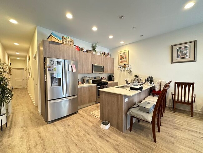 Photo - 4111 N Narragansett Ave Unidad 302