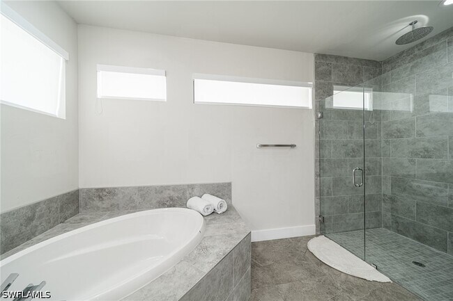 Photo - 1608 NW 38th Ave