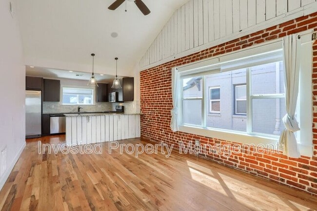 Photo - 2820 Josephine St