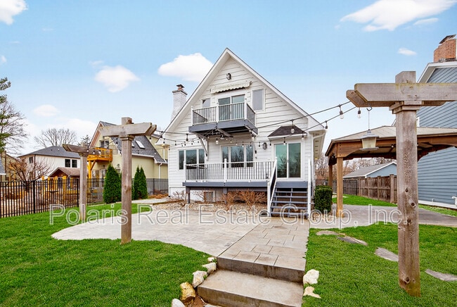 Building Photo - 2222 E 75th St