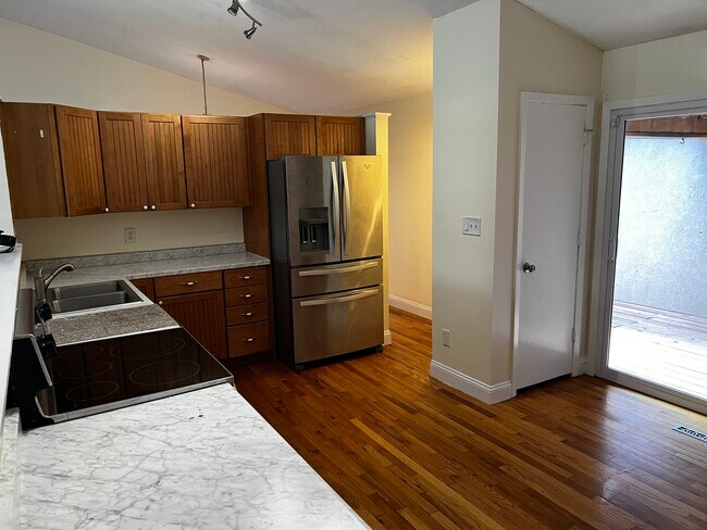 Photo - 10999 Bradshaw St