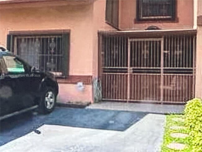 Building Photo - 3992 W 8th Ln