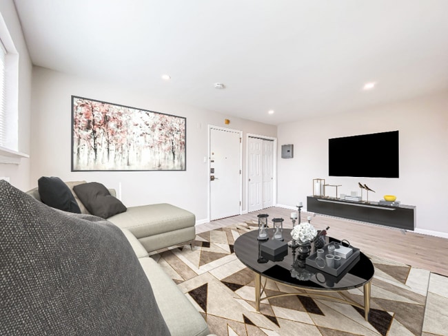 Building Photo - 9400 Roosevelt Blvd Unit 1 Rental