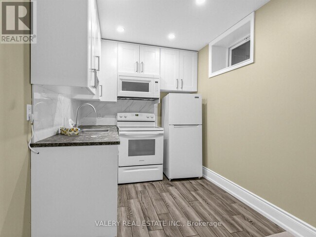 Photo - 133 Meadowvale Dr