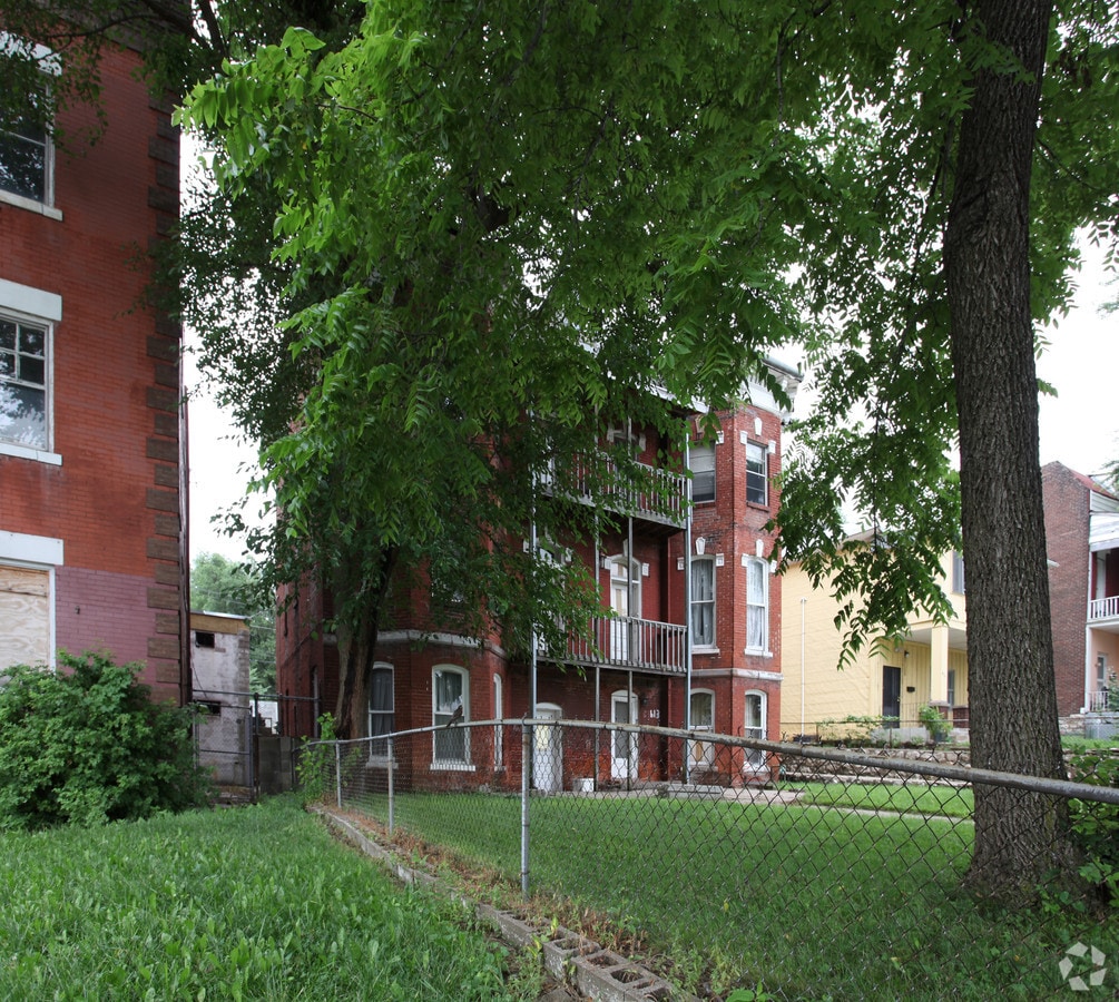 Photo - 611-613 Forest Ave