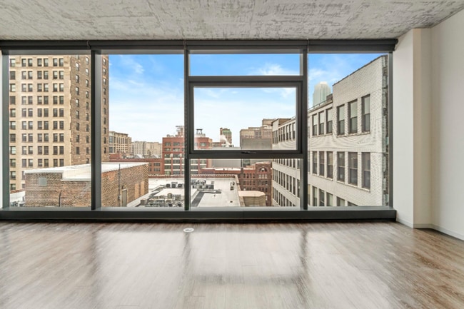 Building Photo - 717 S Federal St Rental
