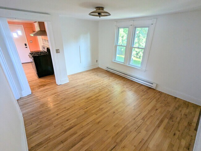 Photo - 423 Fillmore St NE Unit 2
