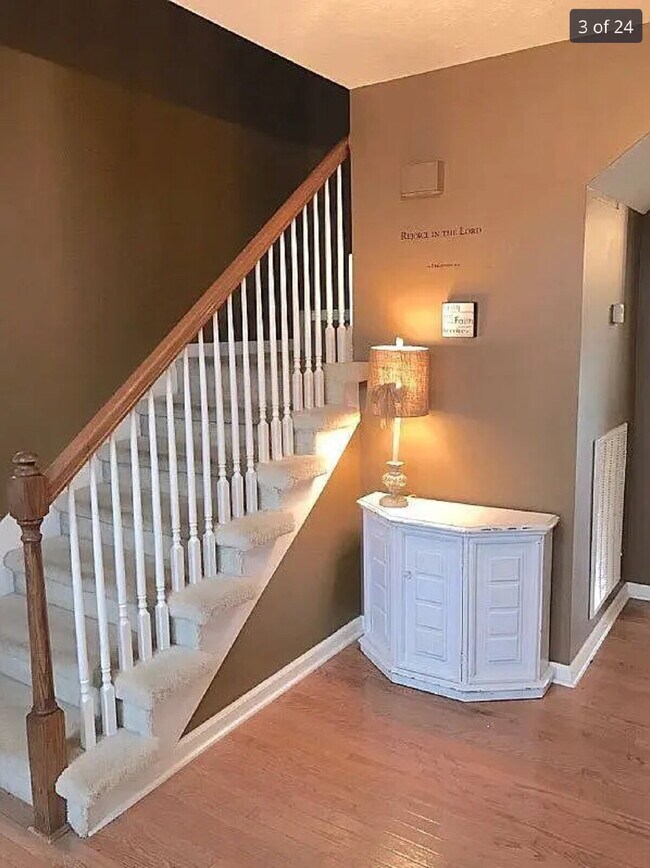 Photo - 4 bed/3bth with over 2000 sq ft. In beauti...