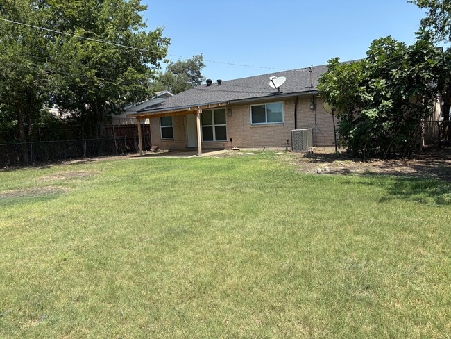 Photo - 3514 Summit Ln
