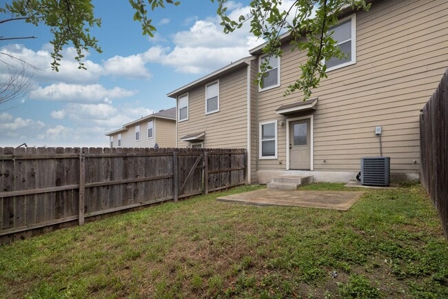 Photo - AVAILABLE NOW! NICE 3 BEDROOM TOWNHOME LOCATED IN SAN ANTONIO, TEXAS!
