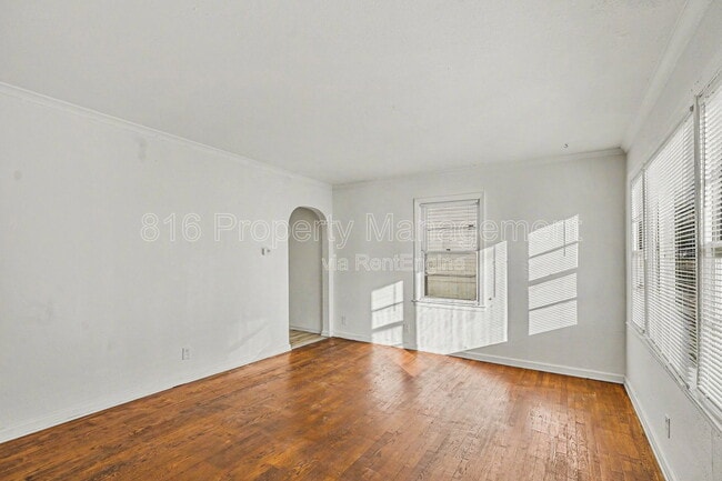 Photo - 7412 Bellefontaine Ave