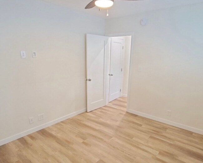 1250 Manhattan Beach Blvd