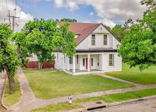 2700 Grim Ave