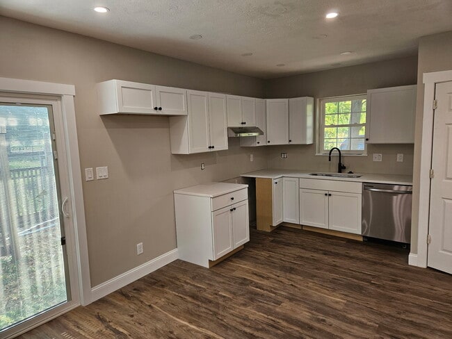 Photo - 559 N Centennial St