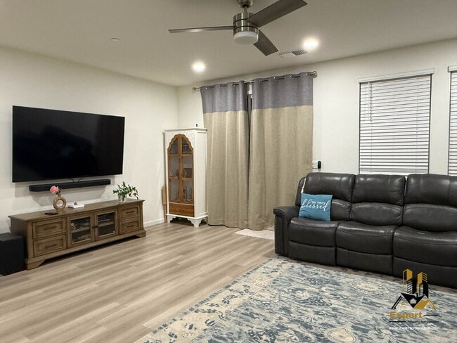 Photo - 160 Hermosa Ct