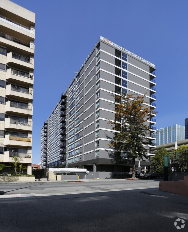 Primary Photo - The View