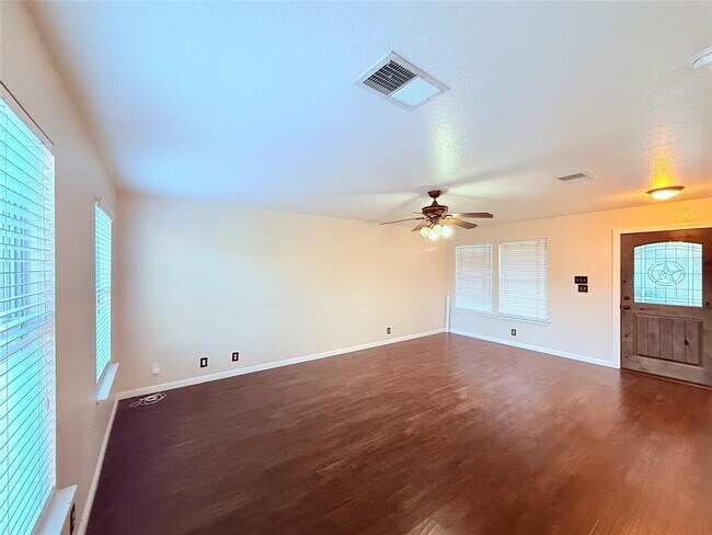 Photo - 102 Brentwood Dr