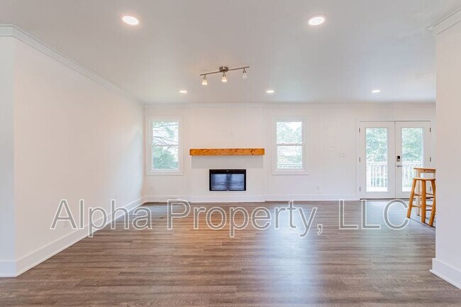 Photo - 111 Ticonderoga Dr