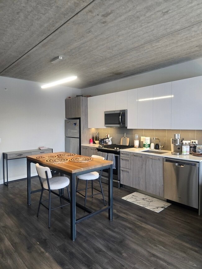 Photo - 1743 N Leavitt St