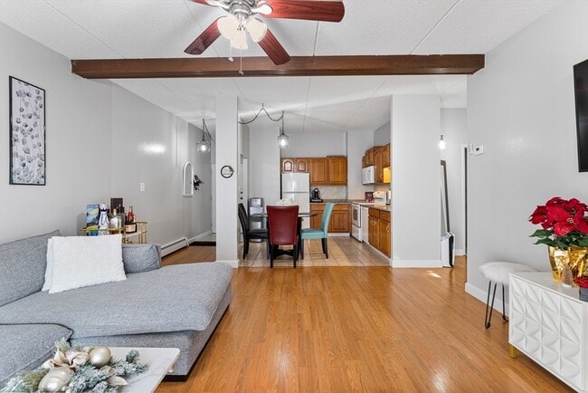 Building Photo - 80 N Warren St Unit 2D