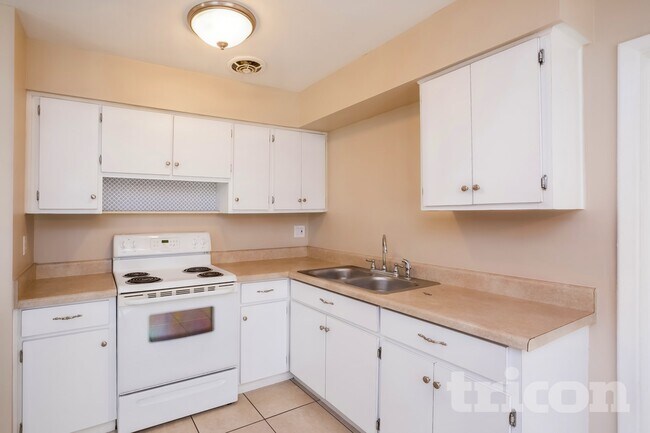 Photo - 710 Westbrook Ave