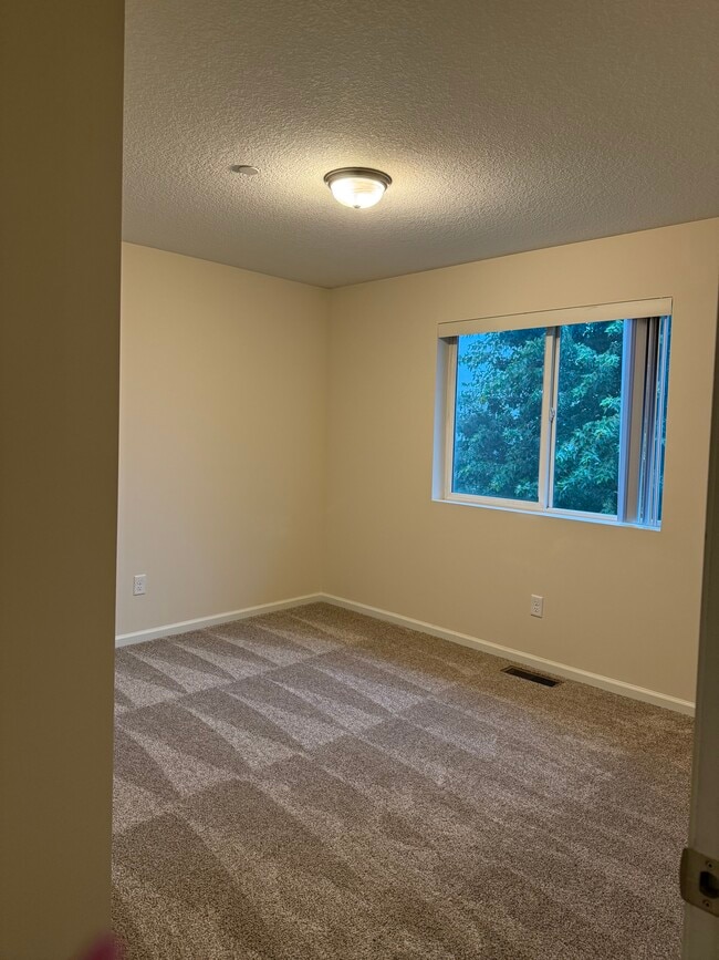 BEDROOM 1 UPPER - 1607 15th Ave N Unit 1607