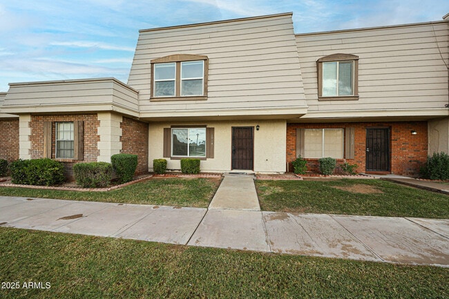 Photo - 1014 E Bendix Dr