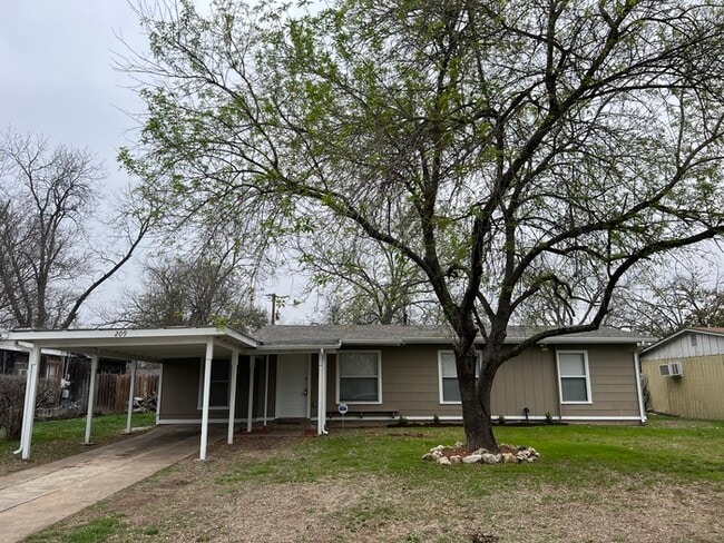 Building Photo - 209 Charcliff Dr Rental