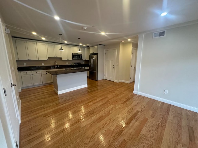 Photo - 628 Trapelo Rd