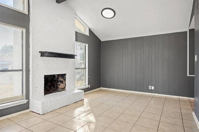 Photo - 2102 Lamplight Village Cir