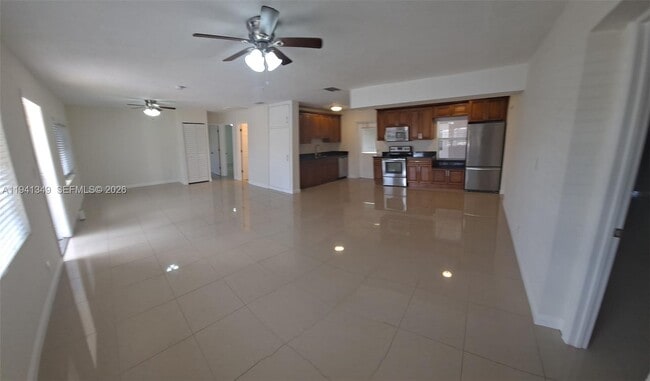 Photo - 335 SW 18th Ave