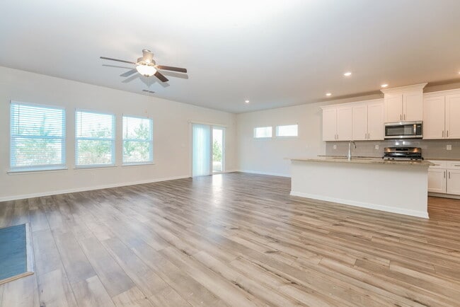 Photo - 780 Sara Mdw Rd