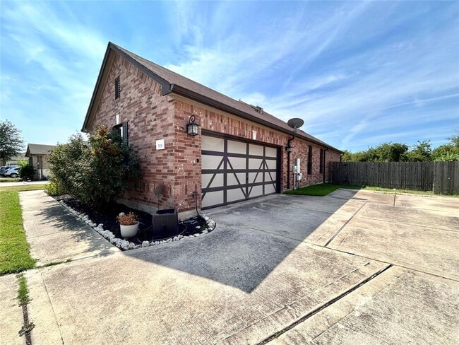 Photo - 505 Willow Walk Dr