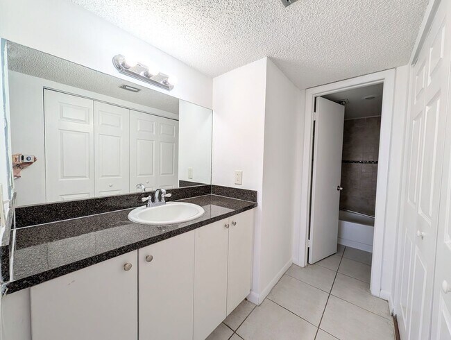 Photo - Spacious 2BR/2BA Residence – Great Kendall Location