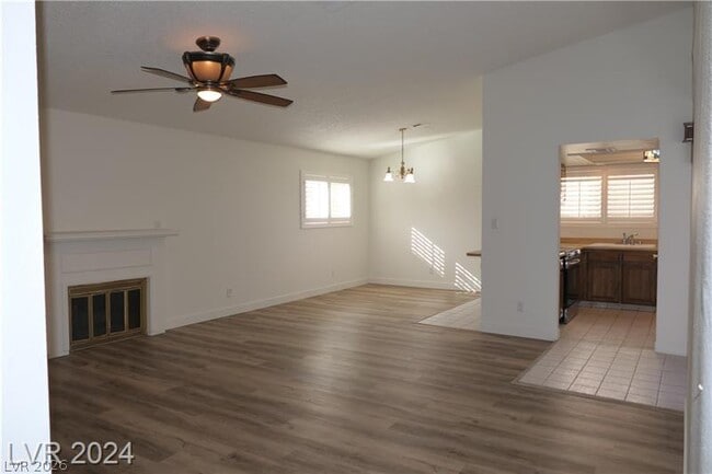Photo - 3335 Racquet St