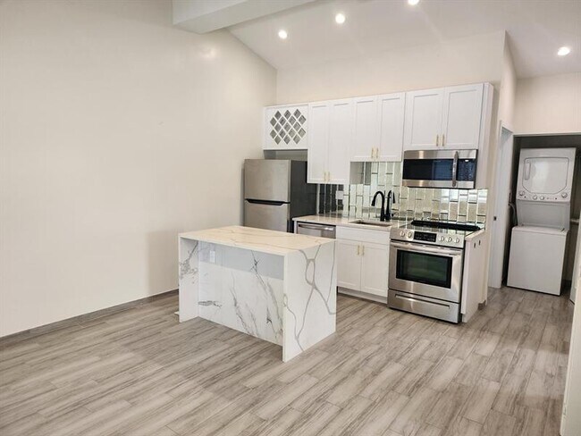 Building Photo - 315 SW 7th St Unit 1 Rental