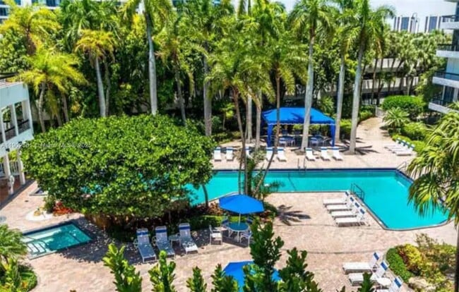 Photo - 3600 Mystic Pointe Dr Unidad 509