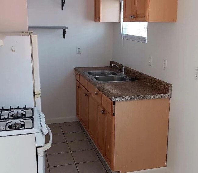 Photo - 3676 Euclid Ave