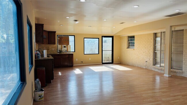 Photo - 11407 Hazen St