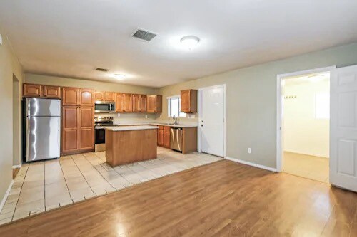 Photo - 8134 W Flower St