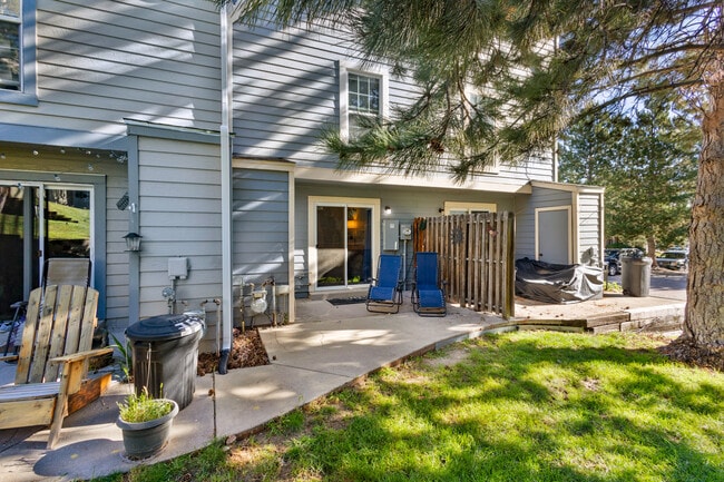 Photo - 3556 Queen Anne Way