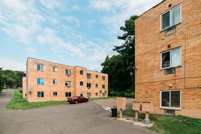 Photo - Colonial Commons