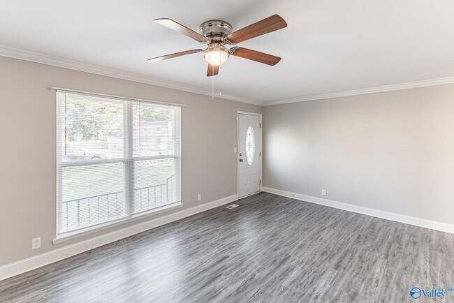 Photo - 2402 Mcclain Cir NW