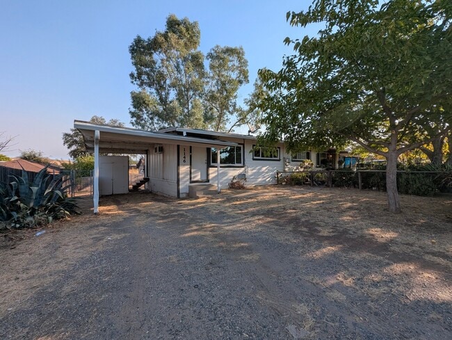 Building Photo - 1146 Siskiyou Ave