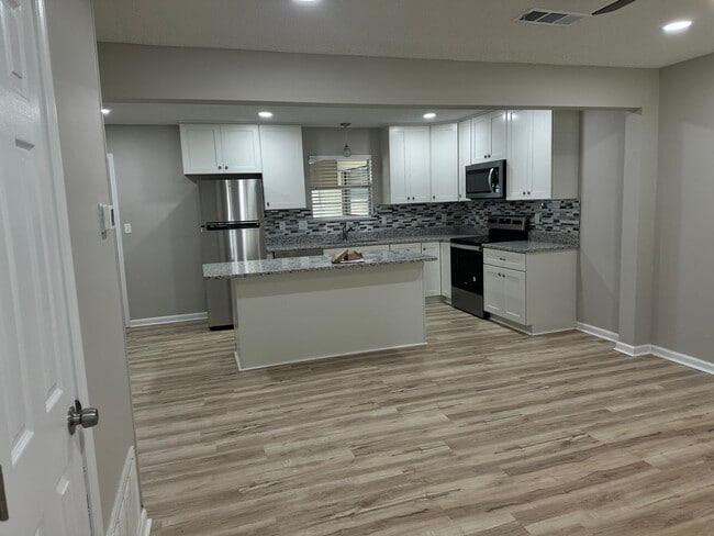 Photo - Listen to the Blues Fly