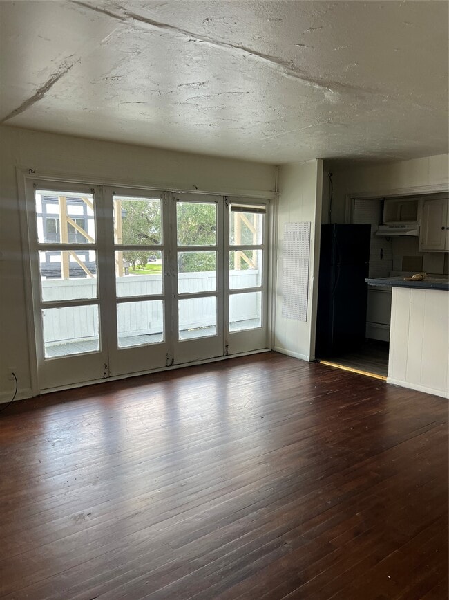 Photo - 1905 Binz St Unit 6