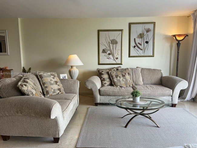 Photo - 18151 NE 31st Ct Unidad 1005 Rental