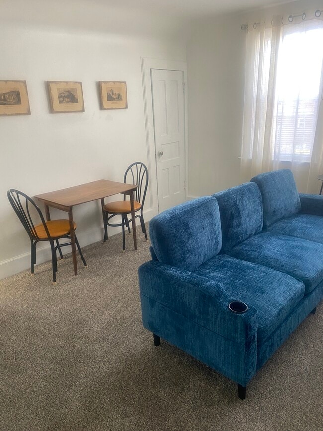 Photo - 589 E Losey St Unidad 597 E. Losey B upstairs