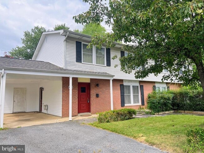 Building Photo - 640 Chapelgate Dr Rental